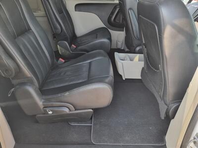 2014 Chrysler Town & Country Touring-L - Photo 31 - Cincinnati, OH 45231