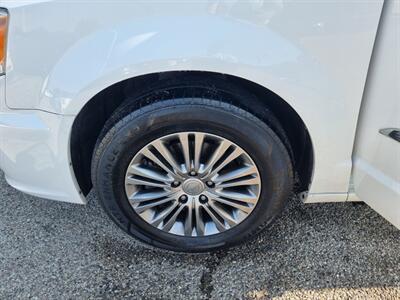 2014 Chrysler Town & Country Touring-L - Photo 40 - Cincinnati, OH 45231