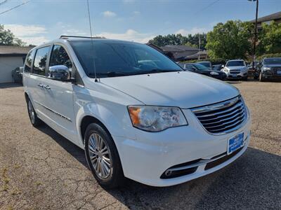 2014 Chrysler Town & Country Touring-L - Photo 4 - Cincinnati, OH 45231