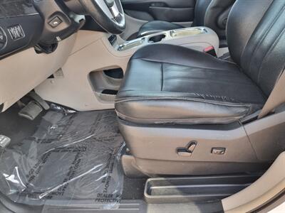 2014 Chrysler Town & Country Touring-L - Photo 21 - Cincinnati, OH 45231