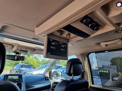 2014 Chrysler Town & Country Touring-L - Photo 19 - Cincinnati, OH 45231