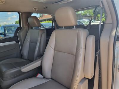 2011 Volkswagen Routan SE - Photo 21 - Cincinnati, OH 45231