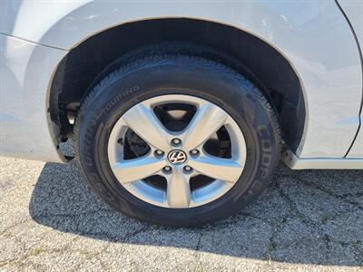 2011 Volkswagen Routan SE - Photo 40 - Cincinnati, OH 45231