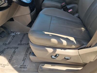 2011 Volkswagen Routan SE - Photo 19 - Cincinnati, OH 45231