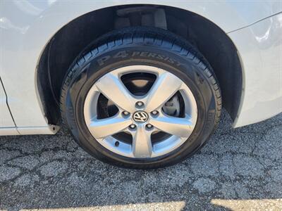 2011 Volkswagen Routan SE - Photo 39 - Cincinnati, OH 45231