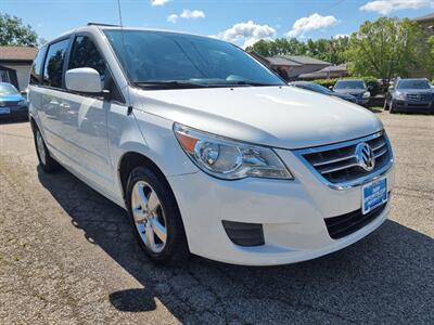 2011 Volkswagen Routan SE - Photo 4 - Cincinnati, OH 45231