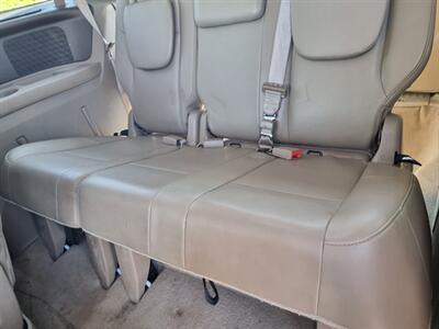 2011 Volkswagen Routan SE - Photo 26 - Cincinnati, OH 45231