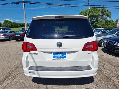 2011 Volkswagen Routan SE - Photo 6 - Cincinnati, OH 45231