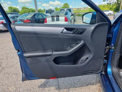 2017 Volkswagen Jetta 1.4T S - Photo 32 - Cincinnati, OH 45231