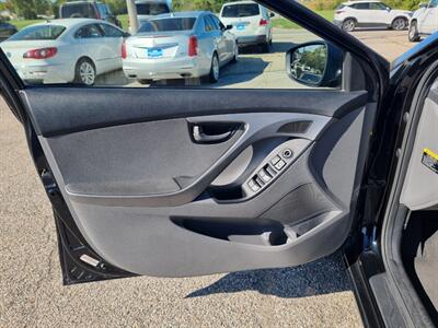 2015 Hyundai ELANTRA SE   - Photo 32 - Cincinnati, OH 45231