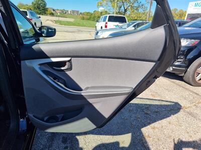 2015 Hyundai ELANTRA SE   - Photo 30 - Cincinnati, OH 45231