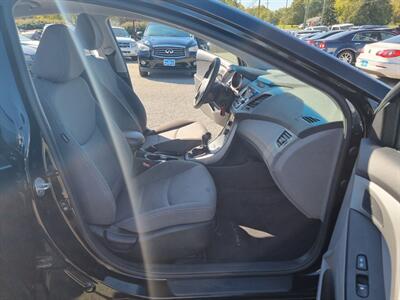 2015 Hyundai ELANTRA SE   - Photo 25 - Cincinnati, OH 45231