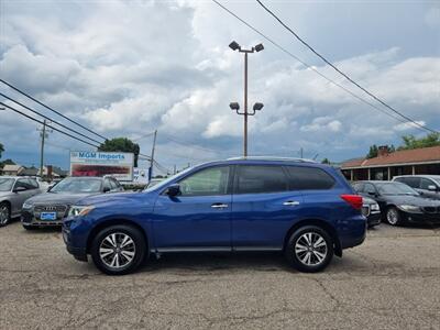 2017 Nissan Pathfinder S   - Photo 2 - Cincinnati, OH 45231