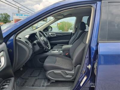 2017 Nissan Pathfinder S   - Photo 8 - Cincinnati, OH 45231
