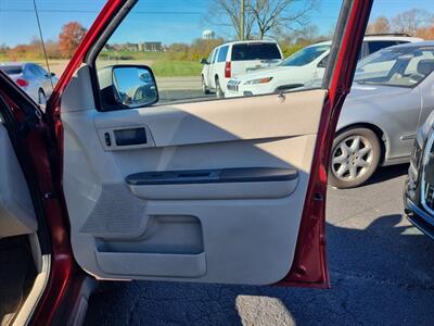 2012 Ford Escape XLS   - Photo 30 - Cincinnati, OH 45231