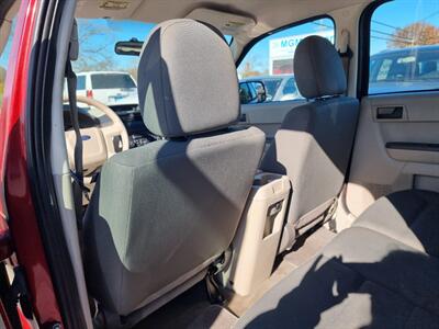 2012 Ford Escape XLS   - Photo 22 - Cincinnati, OH 45231