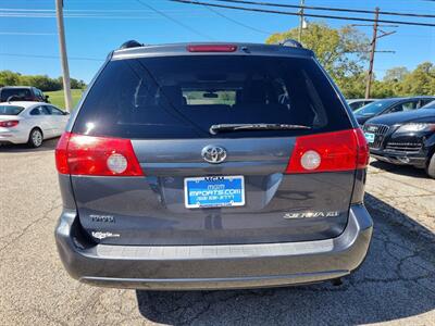 2009 Toyota Sienna XLE   - Photo 6 - Cincinnati, OH 45231