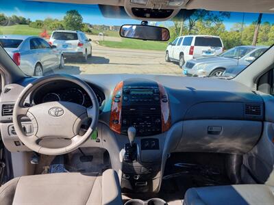 2009 Toyota Sienna XLE   - Photo 10 - Cincinnati, OH 45231