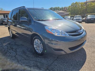 2009 Toyota Sienna XLE   - Photo 4 - Cincinnati, OH 45231