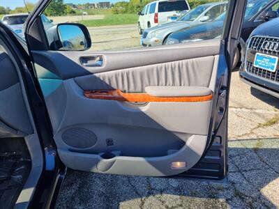 2009 Toyota Sienna XLE   - Photo 33 - Cincinnati, OH 45231