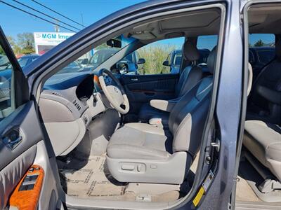 2009 Toyota Sienna XLE   - Photo 8 - Cincinnati, OH 45231