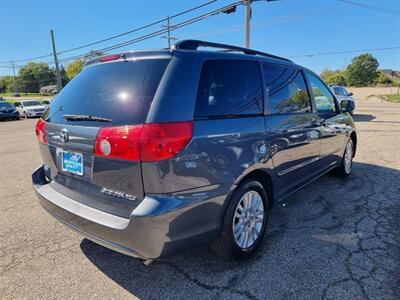 2009 Toyota Sienna XLE   - Photo 5 - Cincinnati, OH 45231