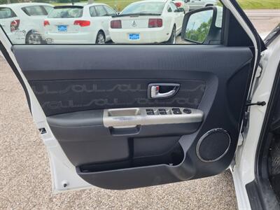 2012 Kia Soul +   - Photo 32 - Cincinnati, OH 45231