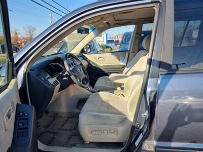 2003 Toyota Highlander Limited   - Photo 8 - Cincinnati, OH 45231