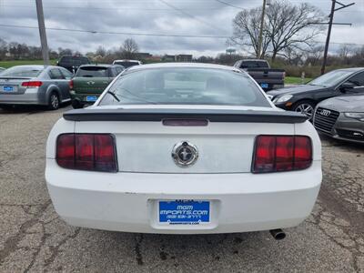 2007 Ford Mustang V6 Deluxe   - Photo 6 - Cincinnati, OH 45231