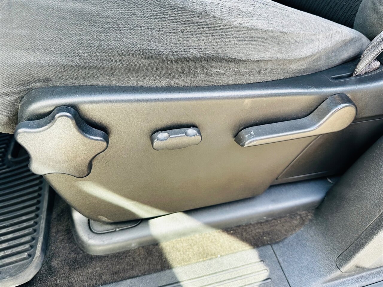 2009 GMC Sierra 1500 SLE - Photo 26 - Reno, NV 89502