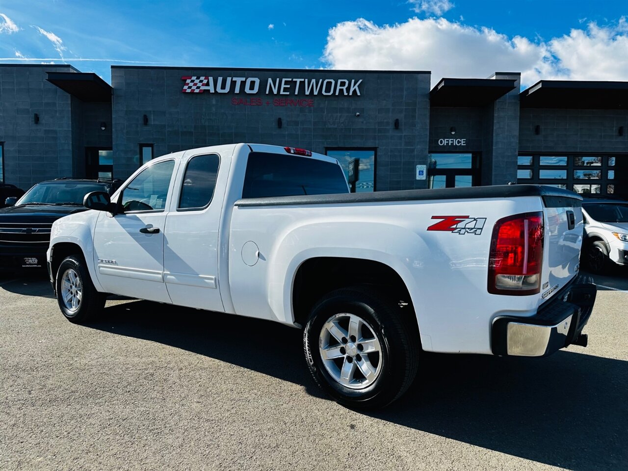 2009 GMC Sierra 1500 SLE - Photo 7 - Reno, NV 89502