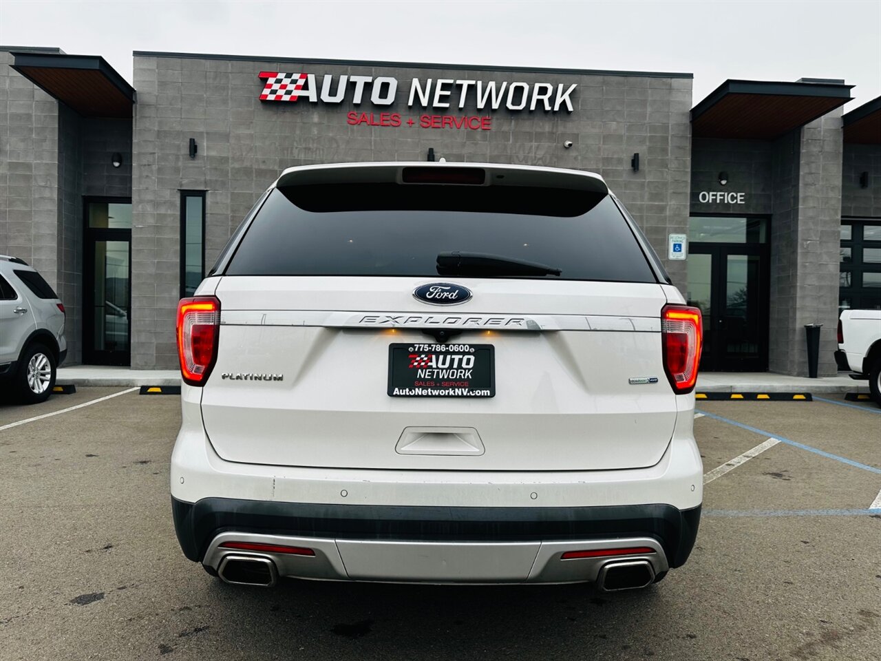 2017 Ford Explorer Platinum - Photo 7 - Reno, NV 89502