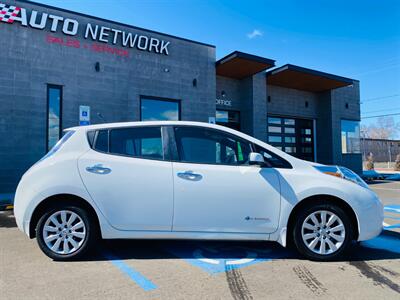 2013 Nissan Leaf S   - Photo 2 - Reno, NV 89502