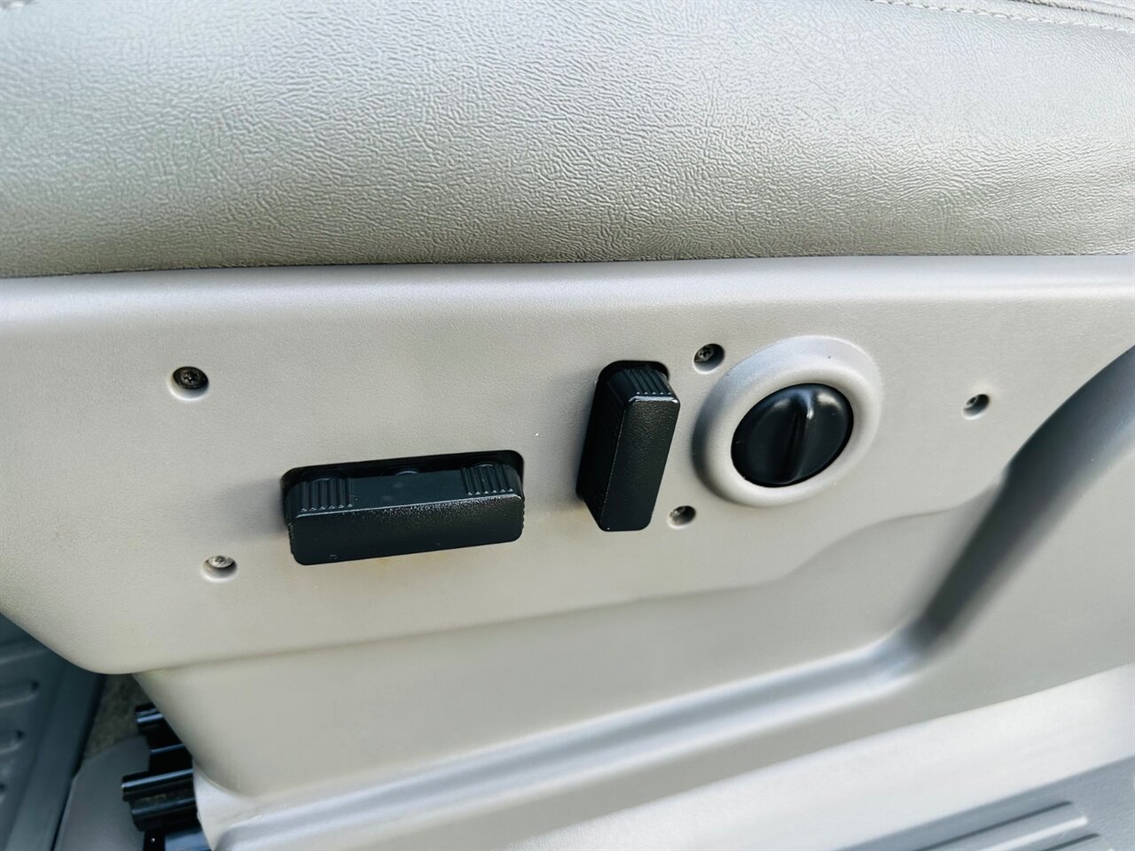 2006 Chevrolet Silverado 2500 LT 4dr Crew Cab - Photo 33 - Reno, NV 89502