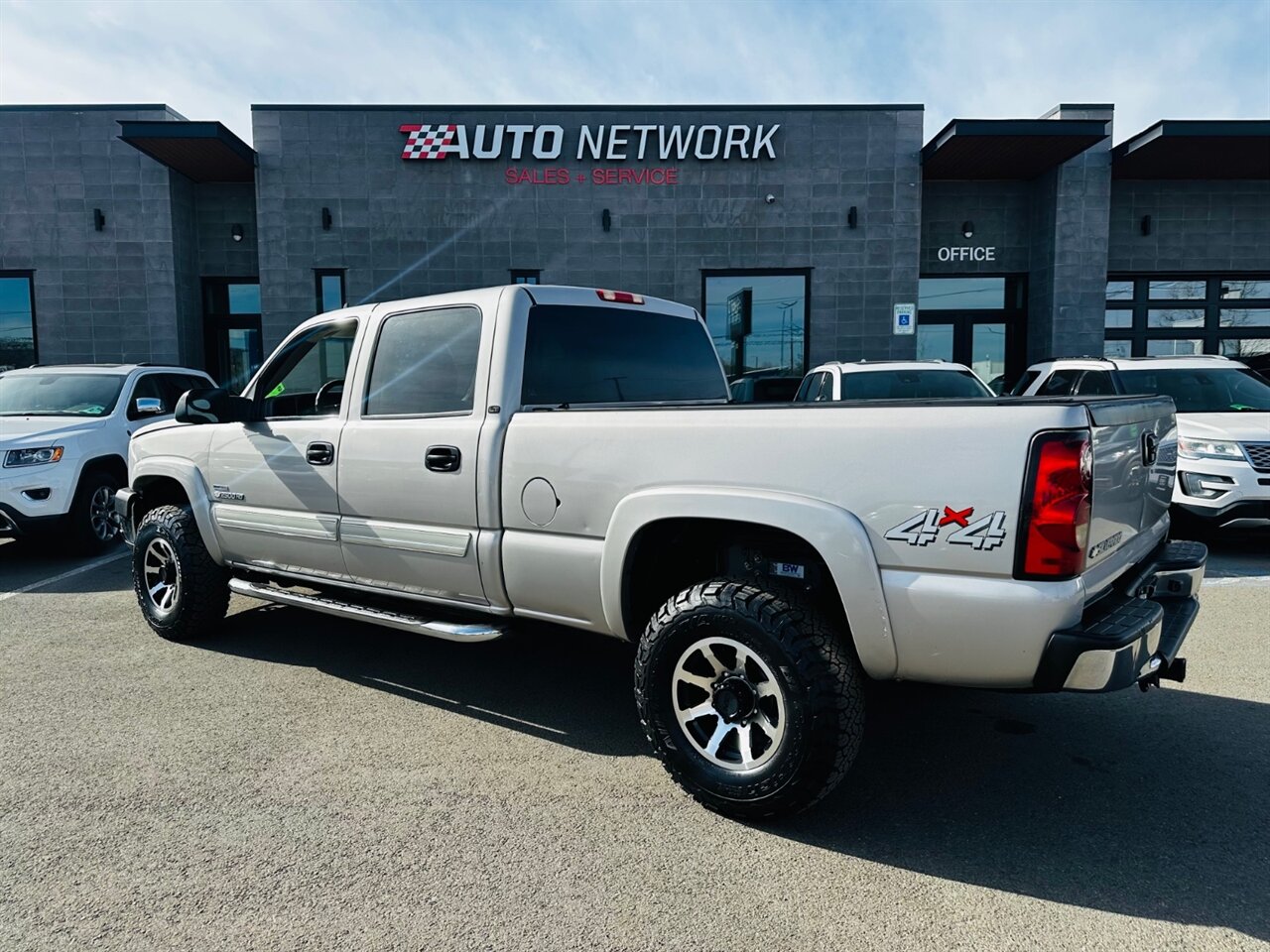 2006 Chevrolet Silverado 2500 LT 4dr Crew Cab - Photo 7 - Reno, NV 89502