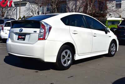 2015 Toyota Prius Four  4dr Hatchback! Touch-Screen with Back Up Camera! EV, ECO, & Power Modes! Bluetooth! Heated Leather Seats! All-Weather Rubber Floor Mats! - Photo 5 - Portland, OR 97266