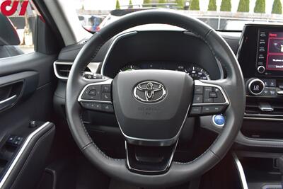 2021 Toyota Highlander Hybrid XLE  AWD 4dr SUV Safety Sense 2.5+! EV, ECO, & Sport Modes! Touch-Screen w/Back Up Cam! Third Row Seating! Bluetooth! Heated Leather Seats! Sunroof! - Photo 13 - Portland, OR 97266