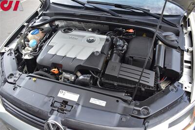 2012 Volkswagen Jetta TDI 4dr Sedan! 30 City MPG! 42 Hwy MPG! Bluetooth! Heated Leather Seats! Cruise Control! Multi-Function Trip Computer! All Weather Floor Mats! - Photo 23 - Portland, OR 97266