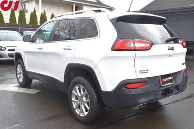 2018 Jeep Cherokee Latitude Plus  4x4 4dr SUV **APPOINTMENT ONLY** Heated Leather Seats & Steering Wheel! Backup Camera! Bluetooth! WIFI HotSpot! Sunroof! Tow Hitch! - Photo 2 - Portland, OR 97266