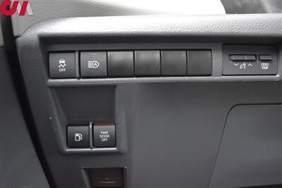 2024 Toyota Sienna XLE 8-Passenger  4dr Mini-Van**BY APPOINTMENT ONLY**Back Up Cam! Blind Spot Monitor! Lane Assist! Eco & Sport Drive Modes! Bluetooth! Heated Leather Seats! Sunroof!  Stow-Flat Third-Row Seats! - Photo 14 - Portland, OR 97266