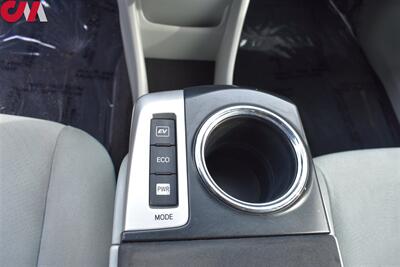 2013 Toyota Prius V Two  4dr Wagon Power, ECO & EV Modes! Bluetooth! Backup Camera! - Photo 15 - Portland, OR 97266