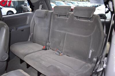 2004 Toyota Sienna LE 7 Passenger AWD 4dr Mini-Van! Low Miles! Second-Row Captain’s Chairs! Child Protector Sliding Door Locks! Deluxe AM/FM/Cass/CD! Fold-Down Rear Seats! Cruise Control! Tow Hitch! - Photo 21 - Portland, OR 97266