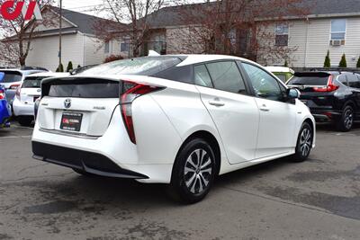 2016 Toyota Prius Four Touring  4dr Hatchback! Eco, EV, & Power Modes! Lane Assist! Blind Spot Monitor! Bluetooth! Back Up Camera! Qi Wireless Phone Charging! Heated Leather Seats! All-Weather Mats! - Photo 5 - Portland, OR 97266