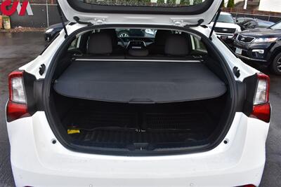 2022 Toyota Prius LE  4dr Hatchback Lane Assist! Collision Prevention! Parallel Parking Assist! Power, Eco, & EV Modes! Bluetooth! Wifi HotSpot! Trunk Cargo Cover! - Photo 29 - Portland, OR 97266