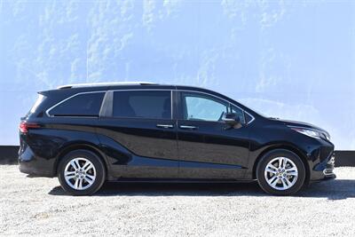 2024 Toyota Sienna Limited  AWD 4dr 7-Passenger Van!**APPOINTMENT ONLY**Adaptive Cruise Control! Lane Departure Alert! Pre-Collision System! Blind Spot Monitor! Rear Cross Traffic Alert! - Photo 6 - Portland, OR 97266
