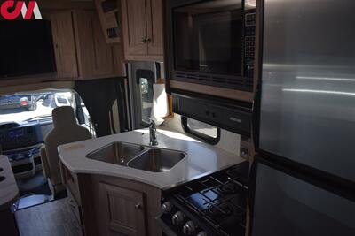 2019 Forest River Ford E450 CLASS C FORESTER 2421MS  ** BY APPOINTMENT ONLY** Double Slide-Out, 1 Bed, 1 Bath RV!!! Solar Panels! Tow Hitch! - Photo 27 - Portland, OR 97266