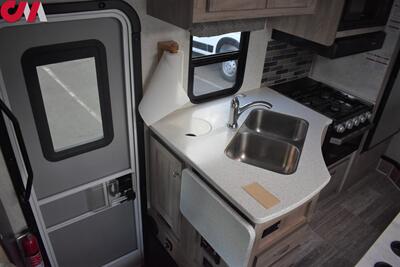 2019 Forest River Ford E450 CLASS C FORESTER 2421MS  ** BY APPOINTMENT ONLY** Double Slide-Out, 1 Bed, 1 Bath RV!!! Solar Panels! Tow Hitch! - Photo 21 - Portland, OR 97266