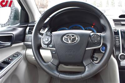 2012 Toyota Camry Hybrid XLE  4dr Sedan Touch-Screen w/Back Up Cam! Bluetooth! 40 City MPG! Eco & EV Modes! Heated Seats! Sunroof! - Photo 13 - Portland, OR 97266