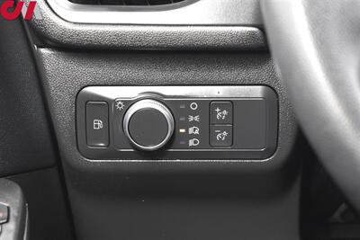 2022 Ford Escape Hybrid SE  AWD 4dr SUV!Adaptive Cruise Control! Lane Keeping System! Pre-Collision Assist w/ Automatic Emergency Braking! Blind Spot Monitoring! Rear Cross-Traffic Alert! - Photo 17 - Portland, OR 97266