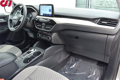 2022 Ford Escape Hybrid SE  AWD 4dr SUV!Adaptive Cruise Control! Lane Keeping System! Pre-Collision Assist w/ Automatic Emergency Braking! Blind Spot Monitoring! Rear Cross-Traffic Alert! - Photo 11 - Portland, OR 97266